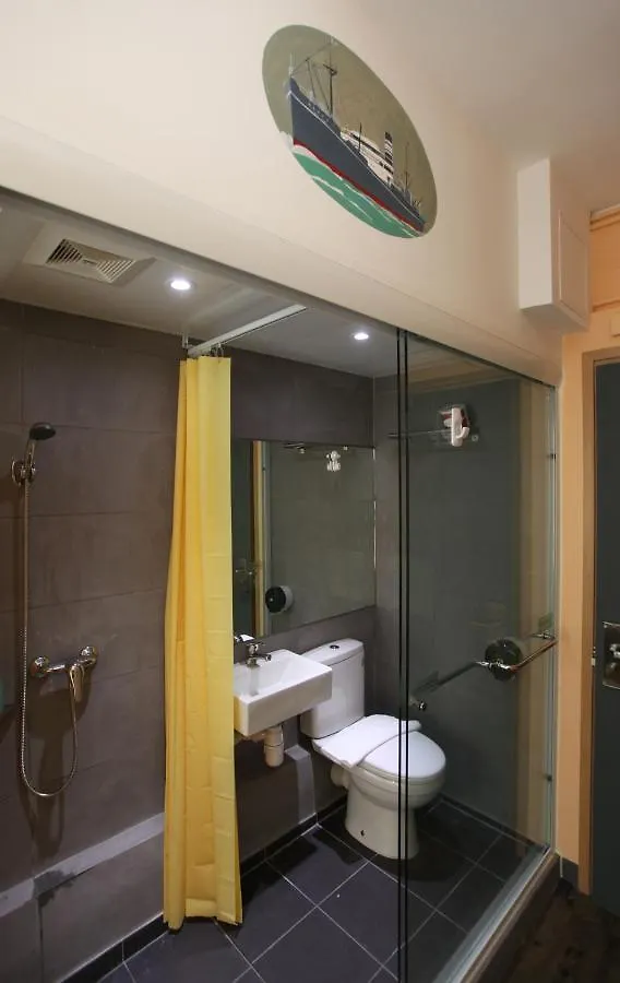 Hop Inn Гонконг Хостел