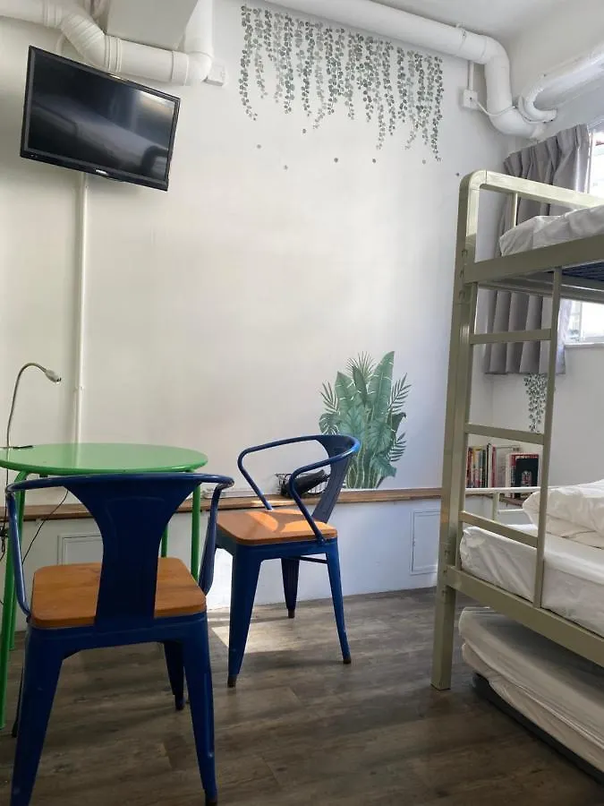 Hop Inn Hong Kong Hostel