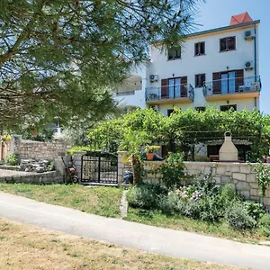 https://adria-vrsar.in-istria.net